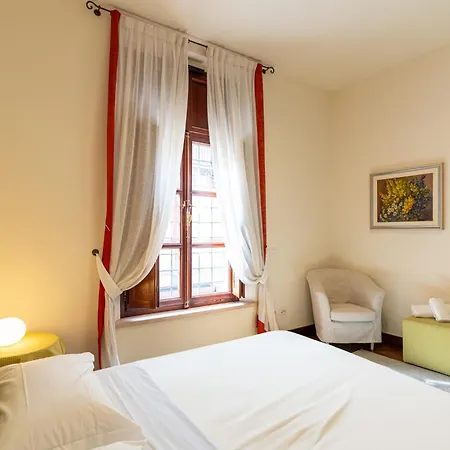 Domus - Palazzo Lugo Apartment