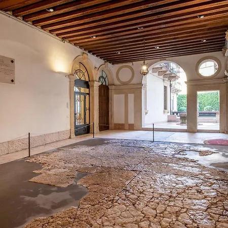 Domus - Palazzo Lugo Apartment Verona
