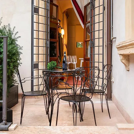 Domus - Palazzo Lugo *