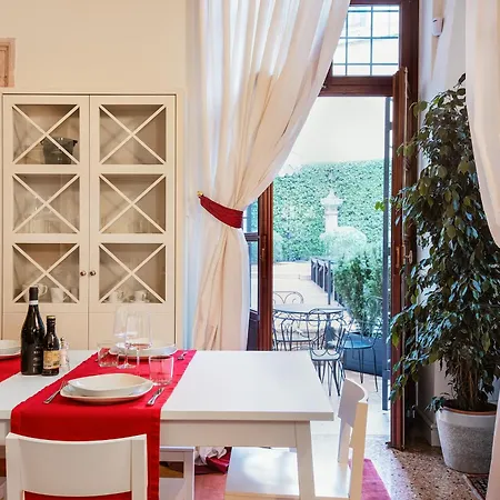 Apartment Domus - Palazzo Lugo Verona